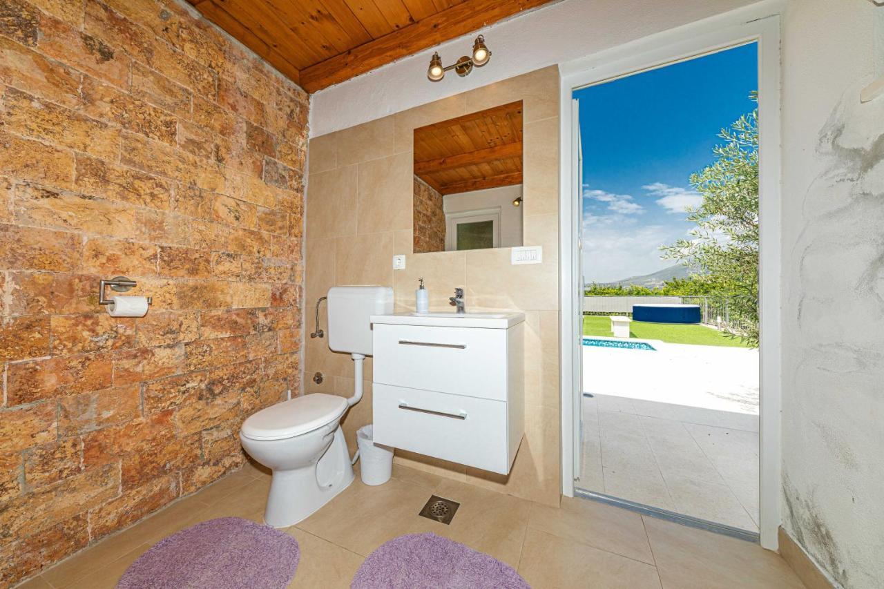 Home Away From Home With Outdoor Pool, Botanical Garden And A Beautiful Sea View Kaštela Kültér fotó