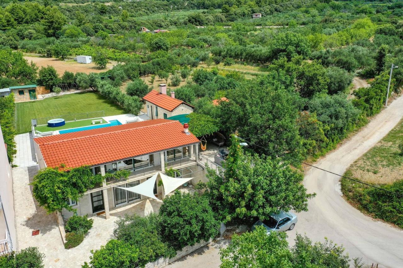 Home Away From Home With Outdoor Pool, Botanical Garden And A Beautiful Sea View Kaštela Kültér fotó
