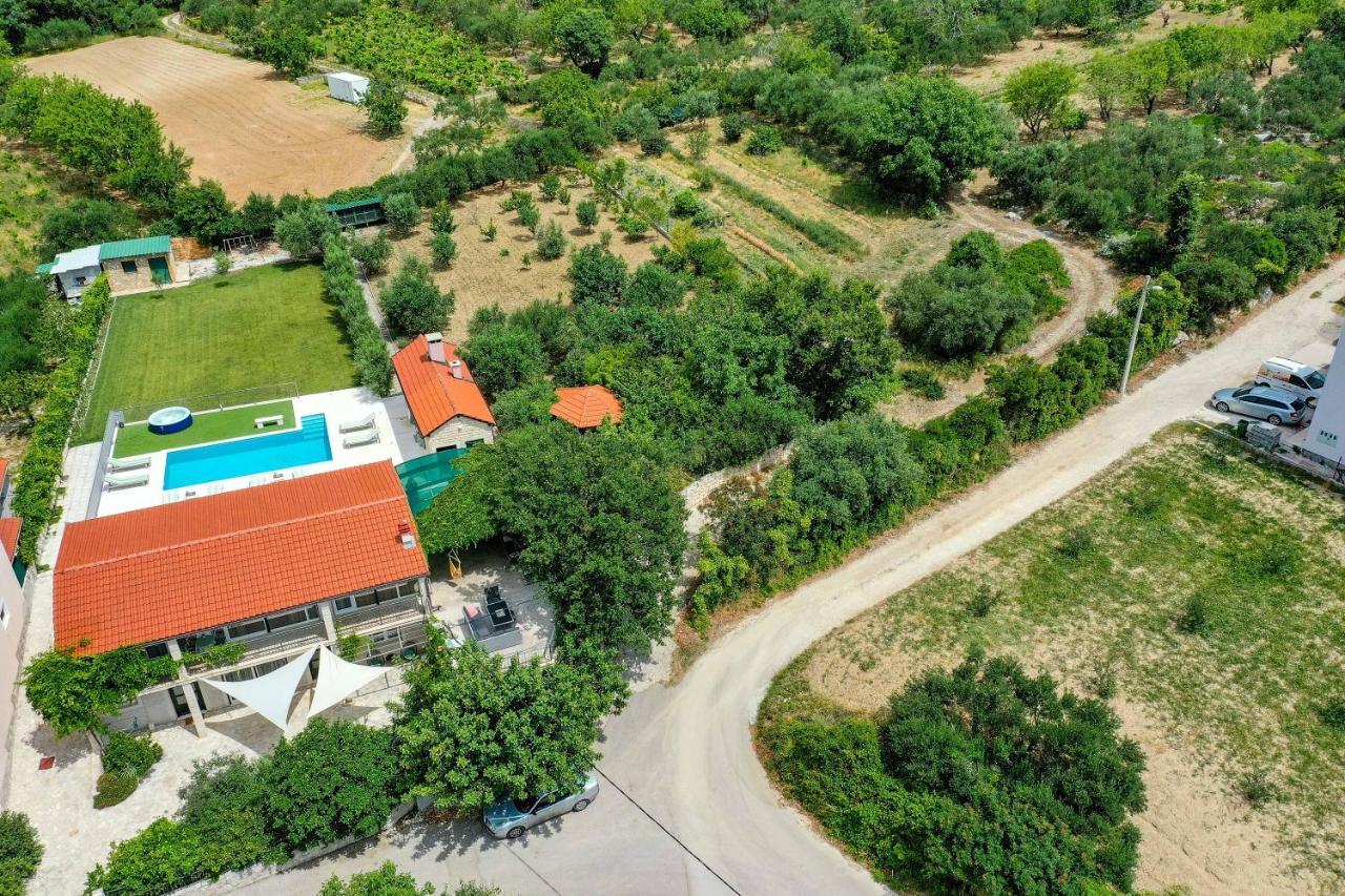 Home Away From Home With Outdoor Pool, Botanical Garden And A Beautiful Sea View Kaštela Kültér fotó