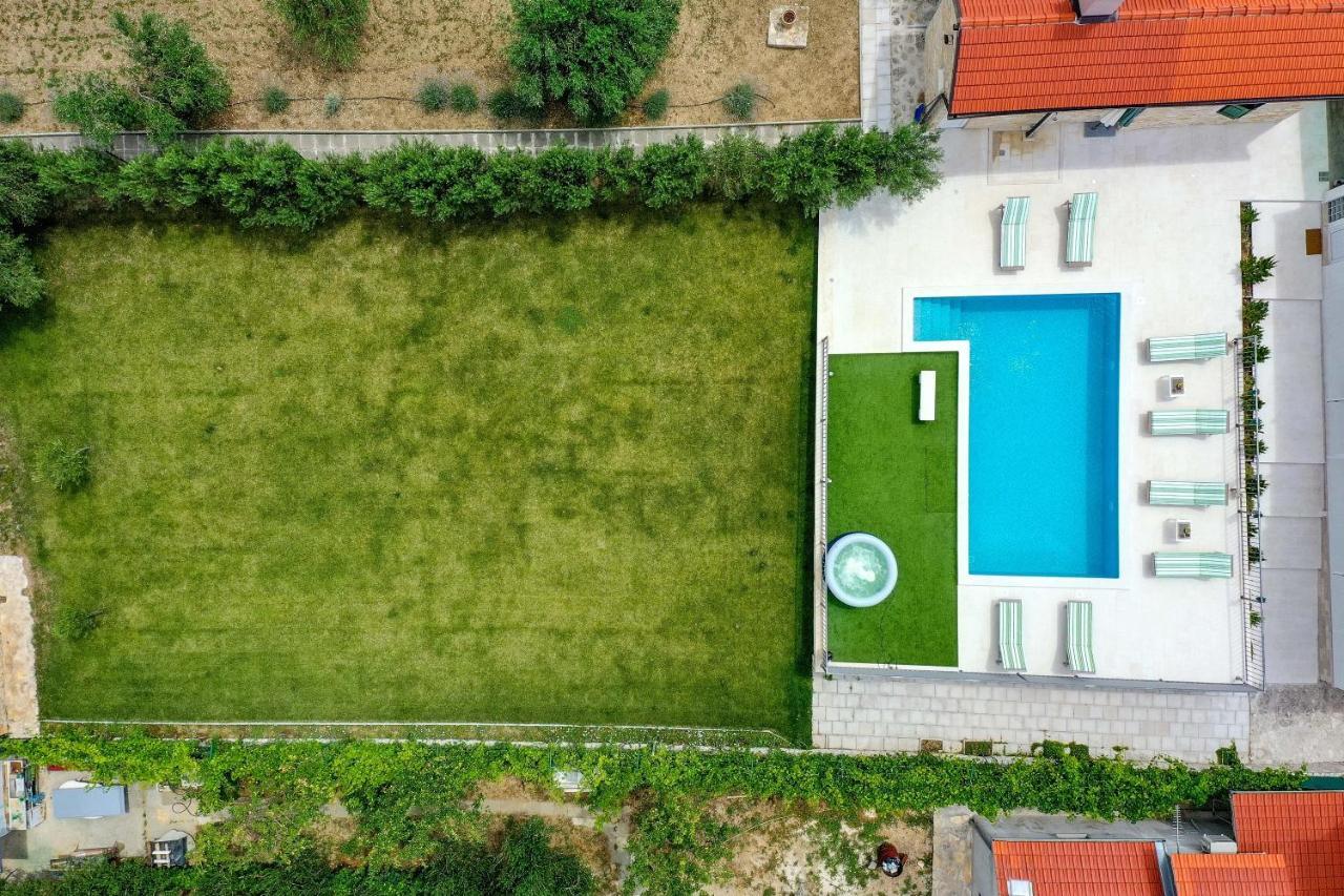 Home Away From Home With Outdoor Pool, Botanical Garden And A Beautiful Sea View Kaštela Kültér fotó