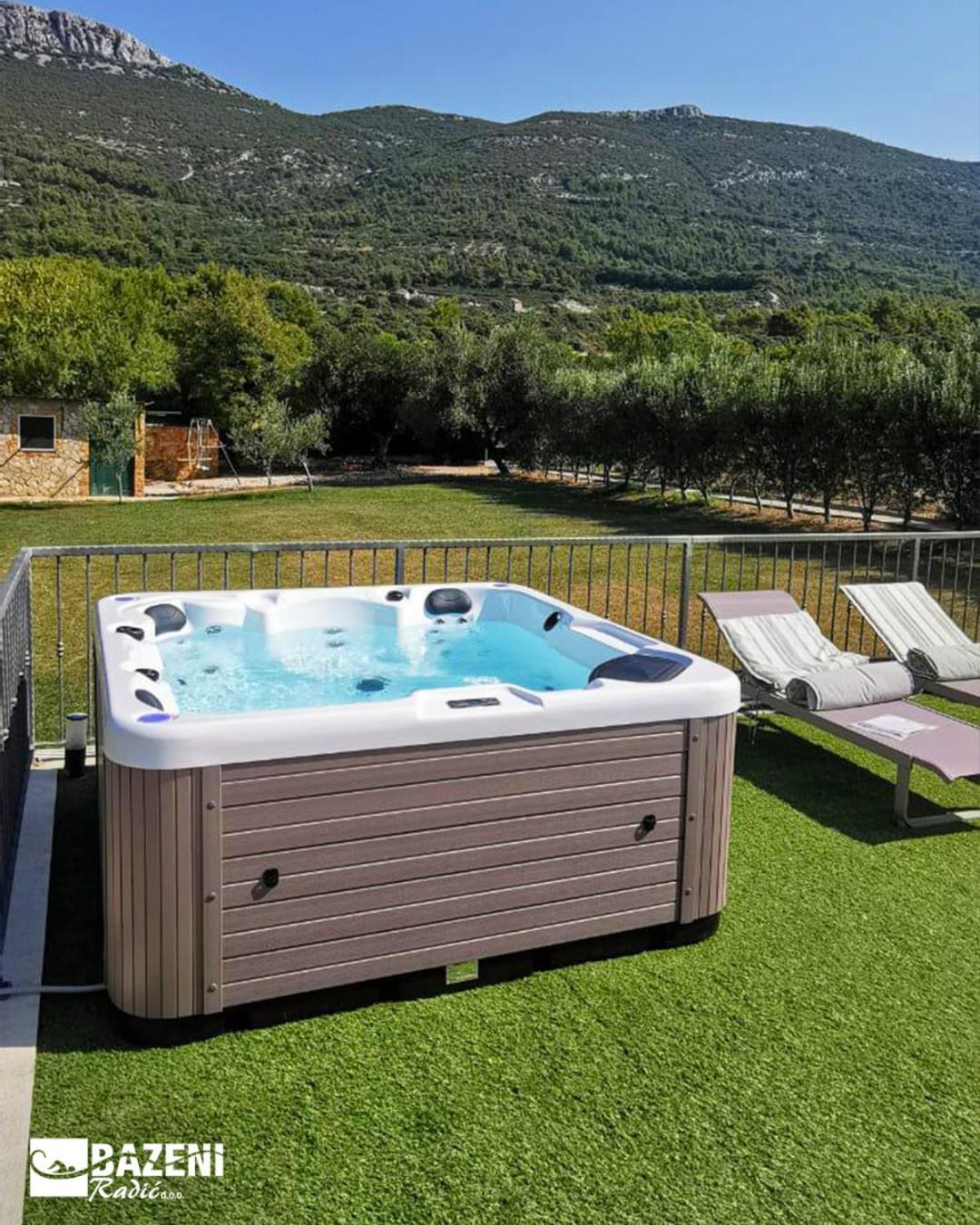 Home Away From Home With Outdoor Pool, Botanical Garden And A Beautiful Sea View Kaštela Kültér fotó