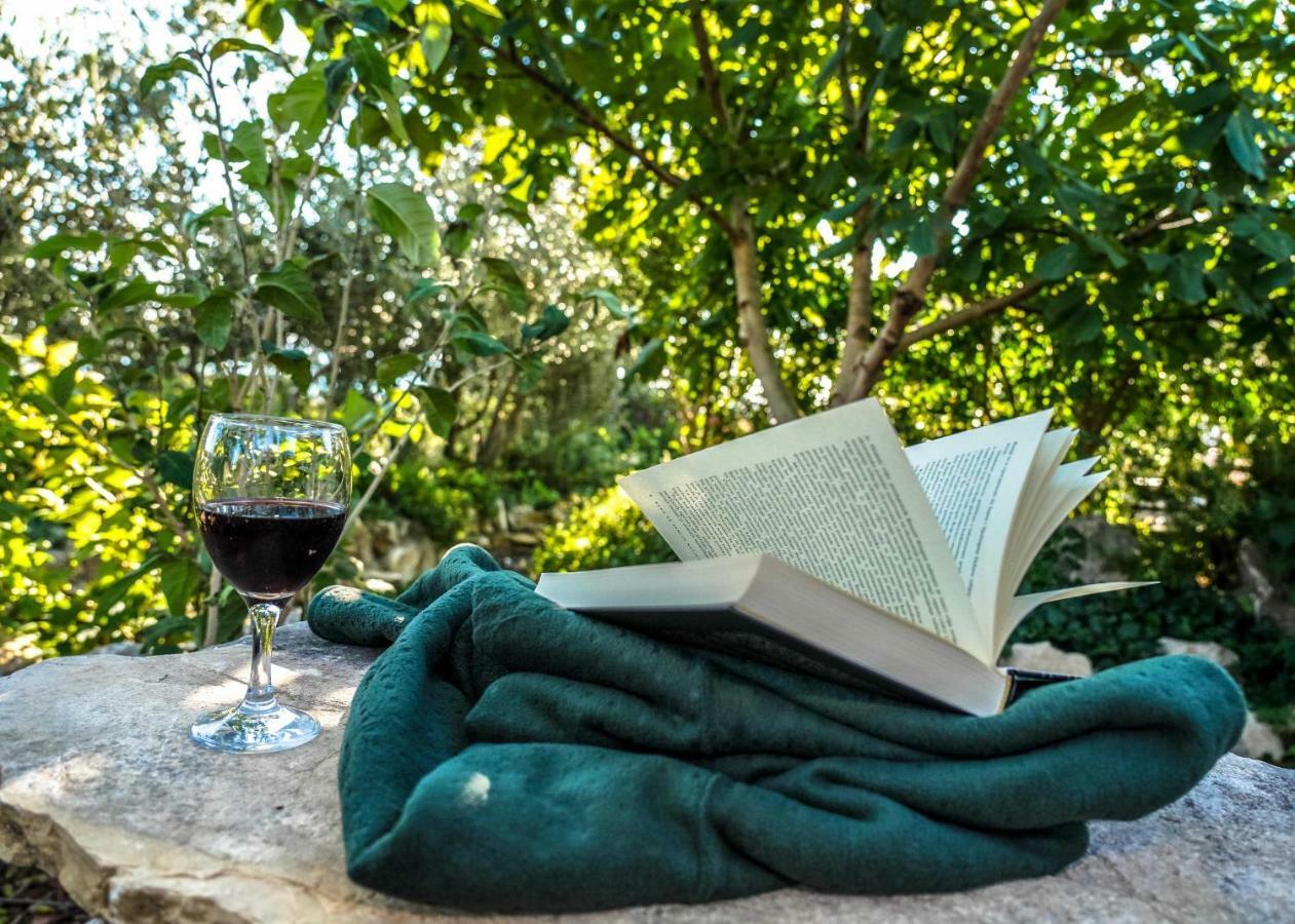 Home Away From Home With Outdoor Pool, Botanical Garden And A Beautiful Sea View Kaštela Kültér fotó