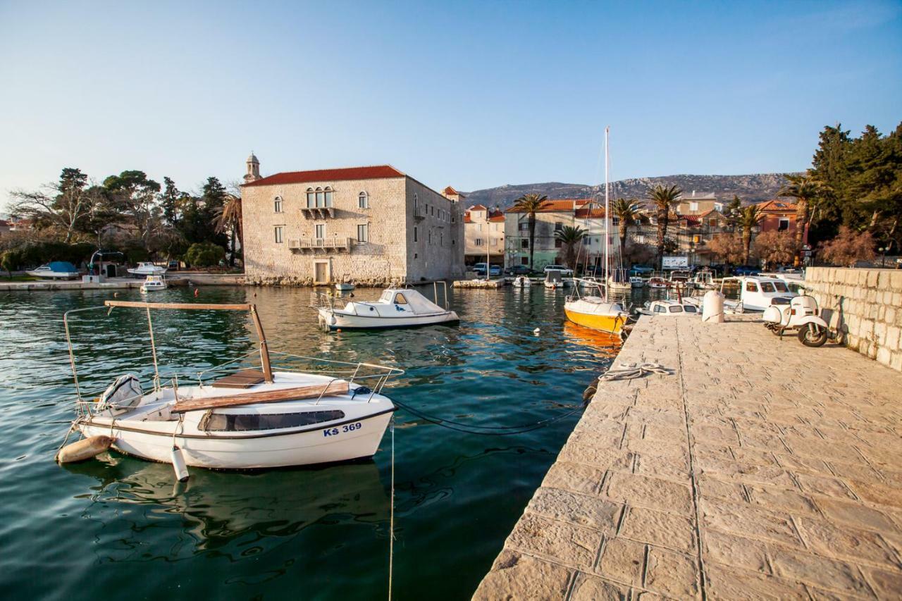 Home Away From Home With Outdoor Pool, Botanical Garden And A Beautiful Sea View Kaštela Kültér fotó